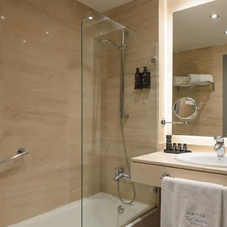 Hotel Antik 4*