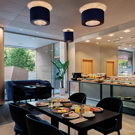 Antik Hotel 4*