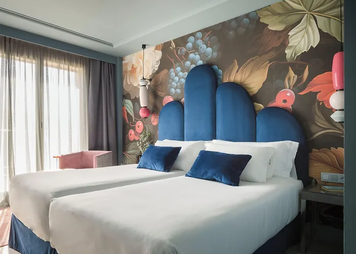 Antik 4* San Sebastián